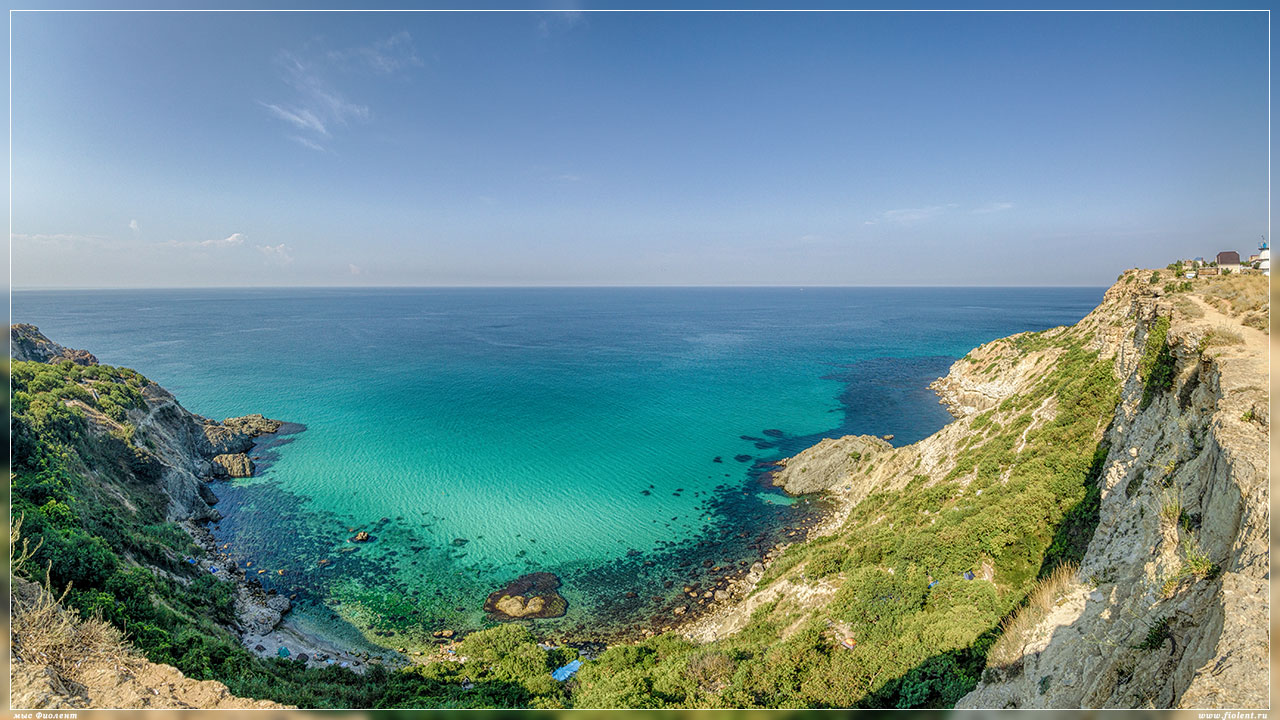 Бухты в Крыму с голубой водой